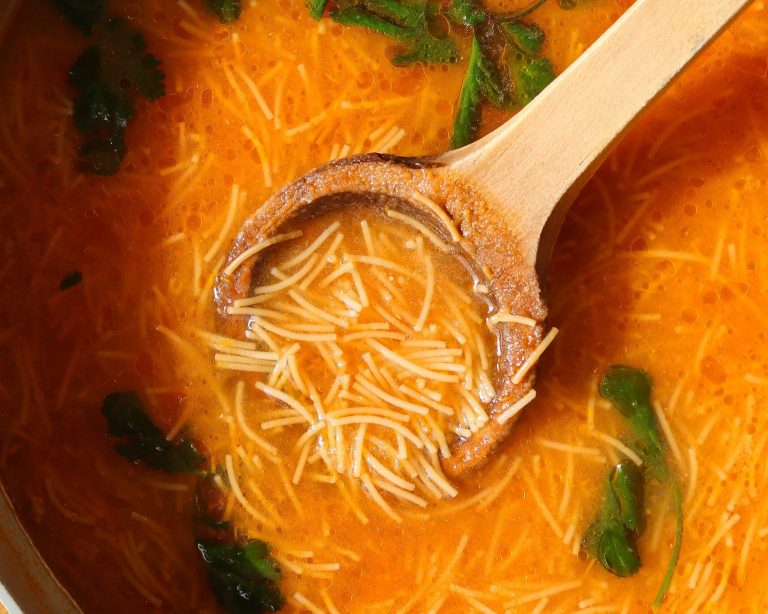 sopa de fideo in a large pot.